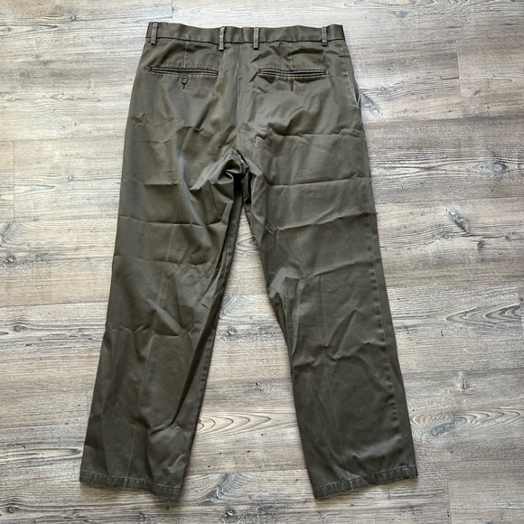 Dockers Signature Khakis Straight Fit Men's 34x30 Versatile Pants Work Office - Picture 6 of 6